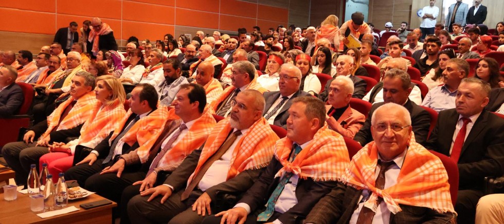 Diyarbakır'da Alevi Bektaşi Türkmen Kültürü Konferans ve Anma Etkinliği Gerçekleşti