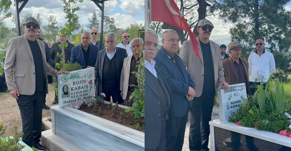 Eşref Saral, Rojin ve Narin’in Kabri Başında Dua Etti