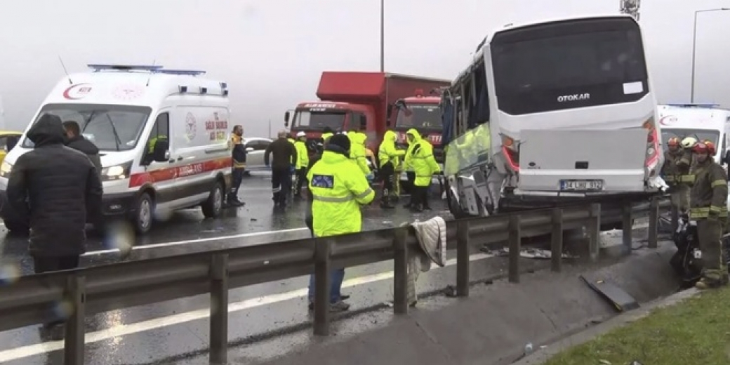 Kuzey Marmara Otoyolu’nda polis servis minibüsü kaza yaptı: 1 polis şehit oldu!