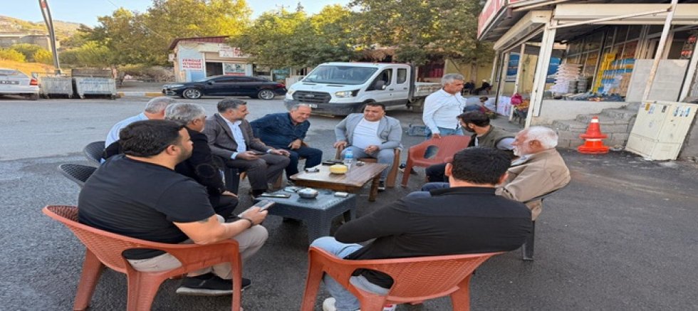 Hazro Belediye Başkanı Fuat Mehmetoğlu, çarşı esnafıyla buluştu