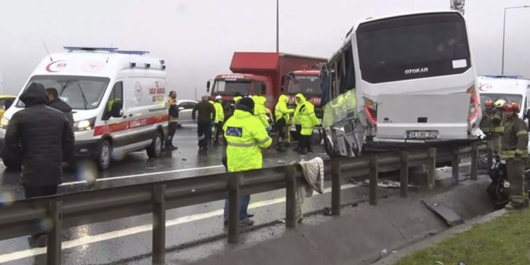 Kuzey Marmara Otoyolu’nda polis servis minibüsü kaza yaptı: 1 polis şehit oldu!