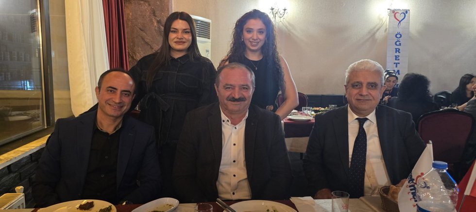 ÖZEL SERVET ÖĞRETMENİM OKULLARI, 24 KASIM ÖĞRETMENLER GÜNÜ’NÜ COŞKUYLA KUTLADI