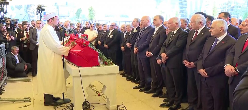 Sırrı Süreyya Önder son yolculuğuna uğurlandı