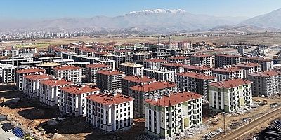 Deprem bölgesinde kalıcı konutların teslimi devam ediyor