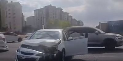 Diyarbakır’da iki otomobil çarpıştı: 3 yaralı