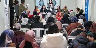 Eş Başkan Ayaz kadınlarla bir araya gelerek taleplerini dinledi