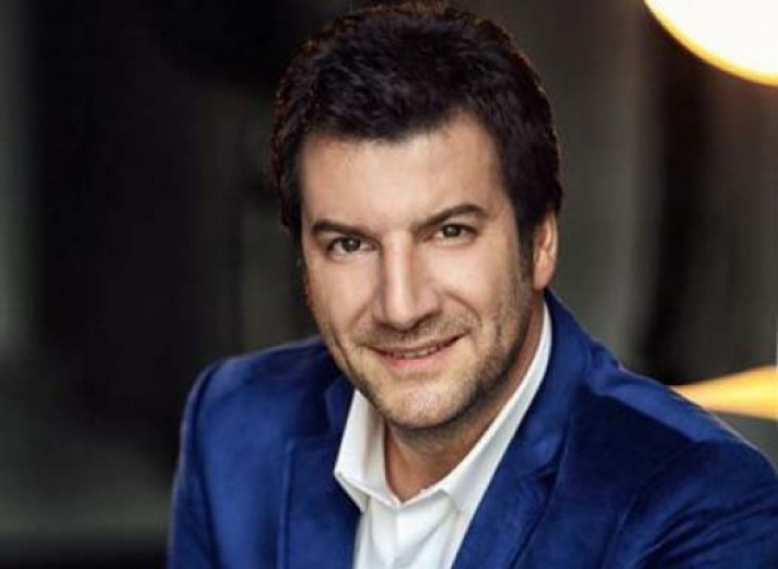 Ünlü Ses Sanatçısı Nihat Akçer’den 8 Mart Dünya Kadınlar Günü Mesajı