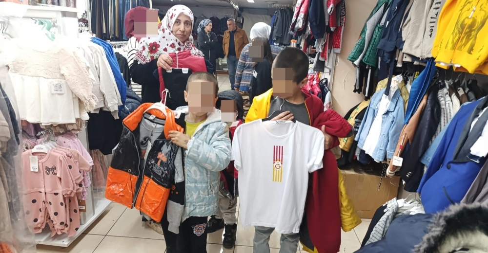 Yetimlerin Yüzü Bebeler Sarayı’nda Gülüyor